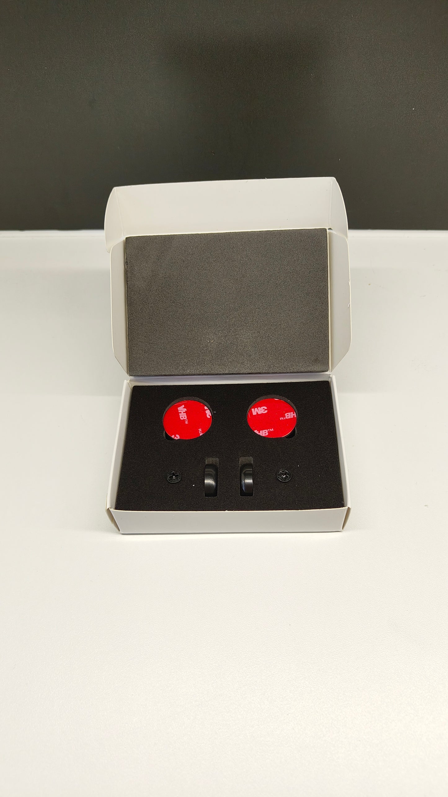 Magneettinen rekisterikilven pidike