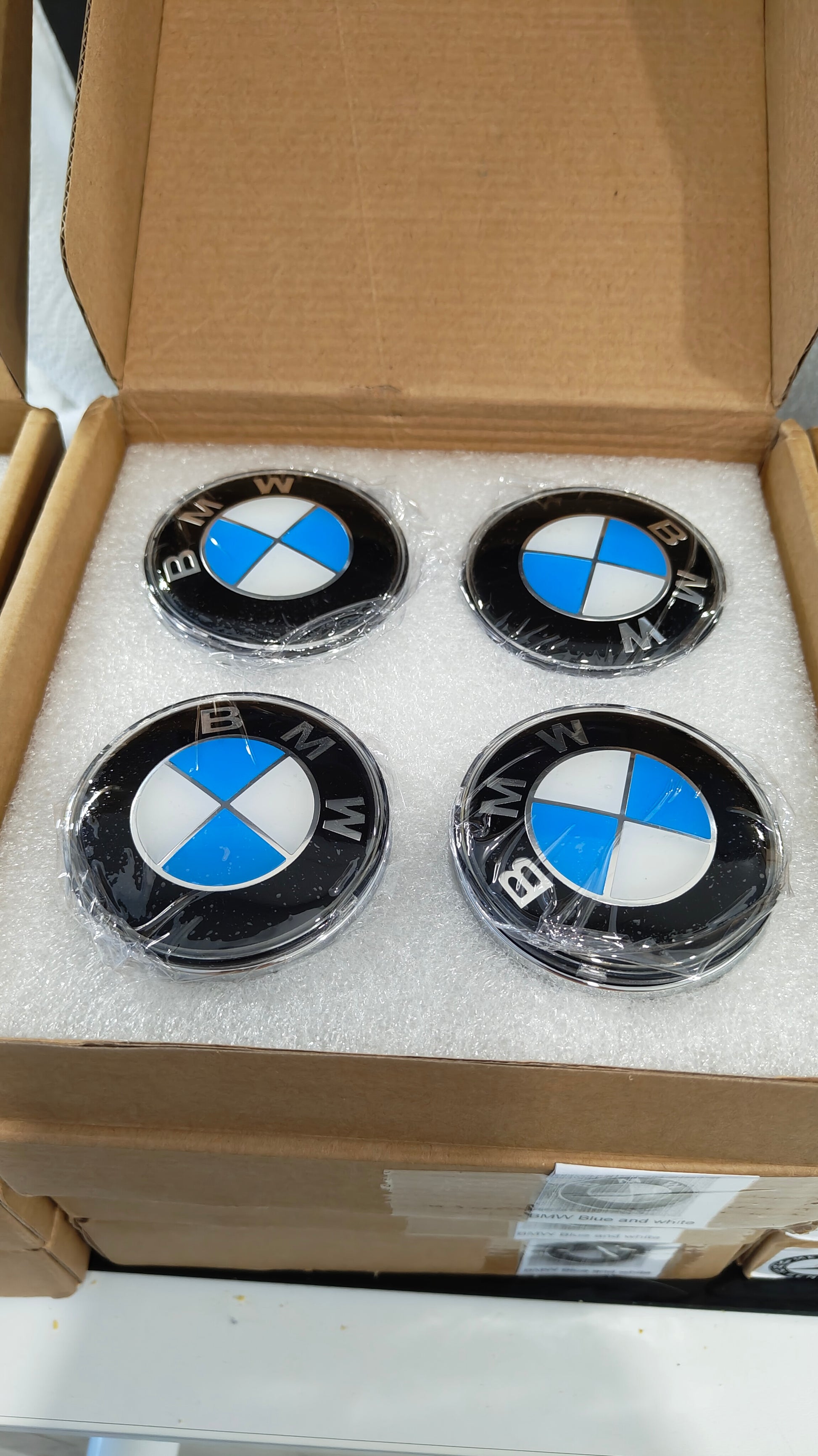 BMW kelluvat keskikupit (4 kpl)